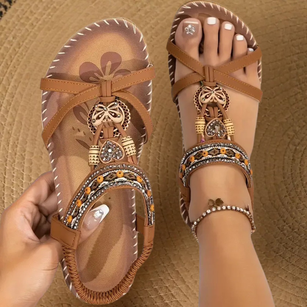 Sandalias ortopédicas cómodas marrón con pulsera y colgante bordado en la parte frontal