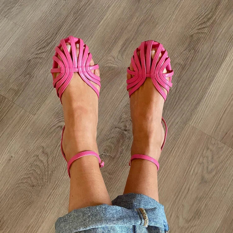 Sandalias Vittoria joya fucsia con pulsera al tobillo y tiras trenzadas