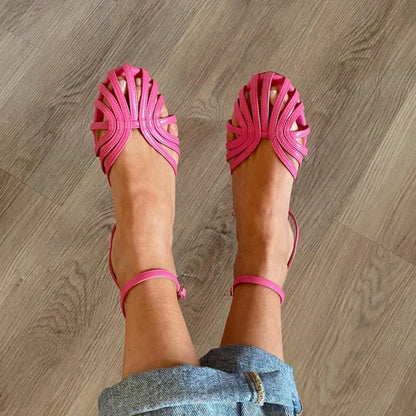Sandalias Vittoria joya fucsia con pulsera al tobillo y tiras trenzadas