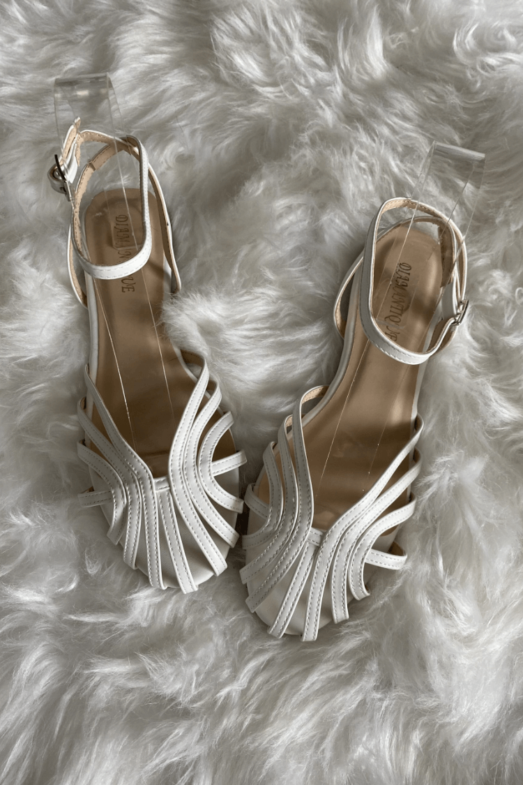Sandalias Vittoria joya blancas con tiras y pulsera al tobillo, acabado brillante