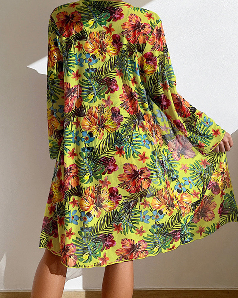 Bikini con falda floral multicolor y kimono transparente a juego