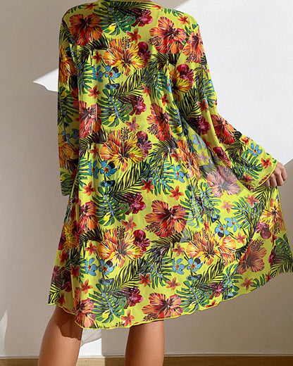 Bikini con falda floral multicolor y kimono transparente a juego