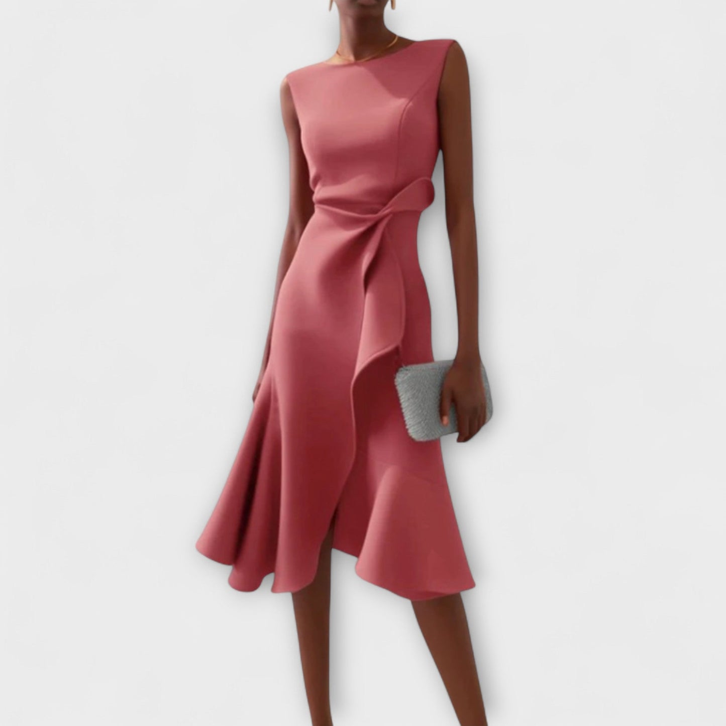 Vestido midi sin mangas rosa con nudo drapeado en la cintura y falda acampanada
