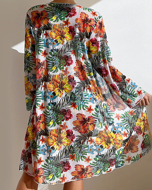 Bikini con falda floral multicolor y kimono de playa a juego