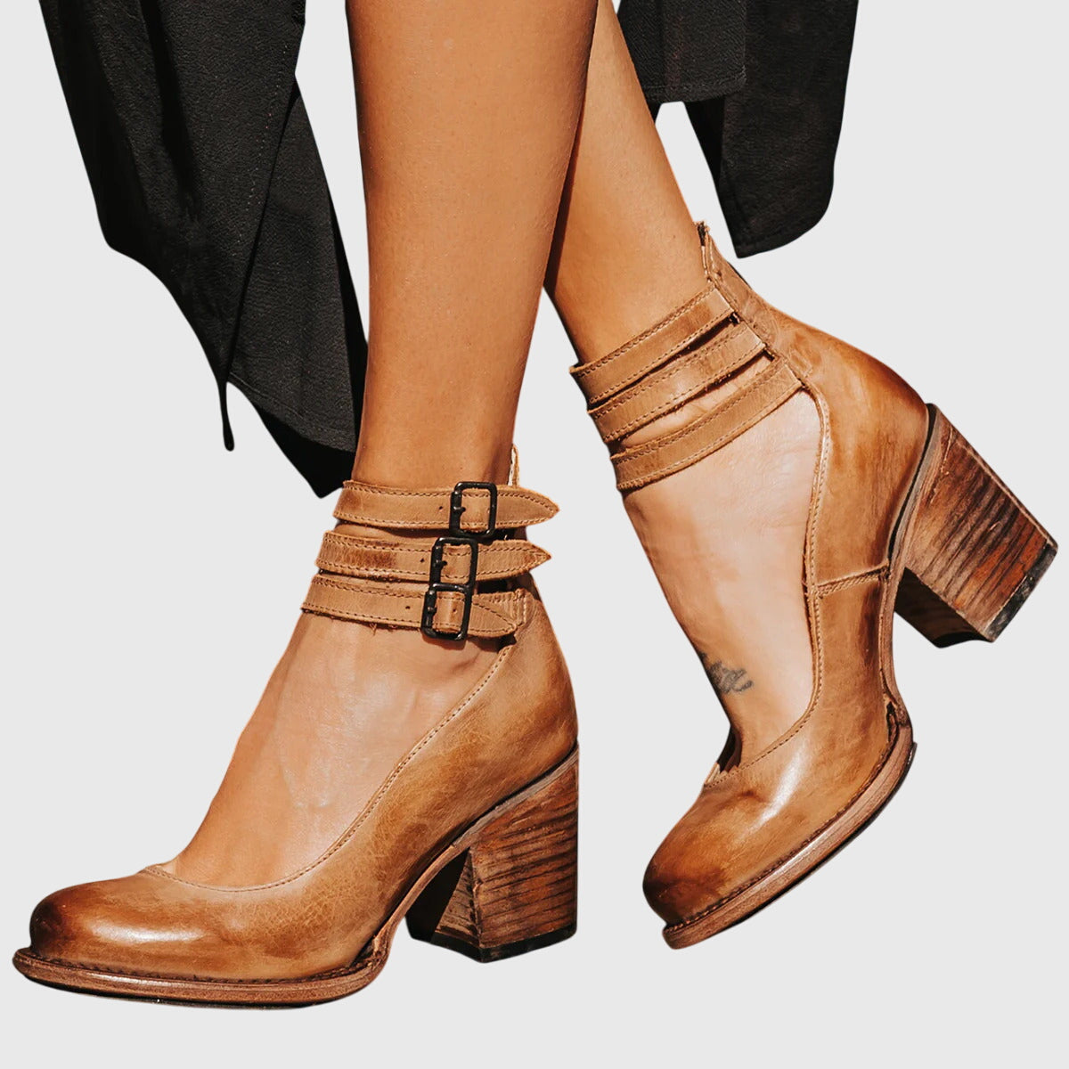 Botines de tacón camel con hebilla en tira doble y tacón grueso