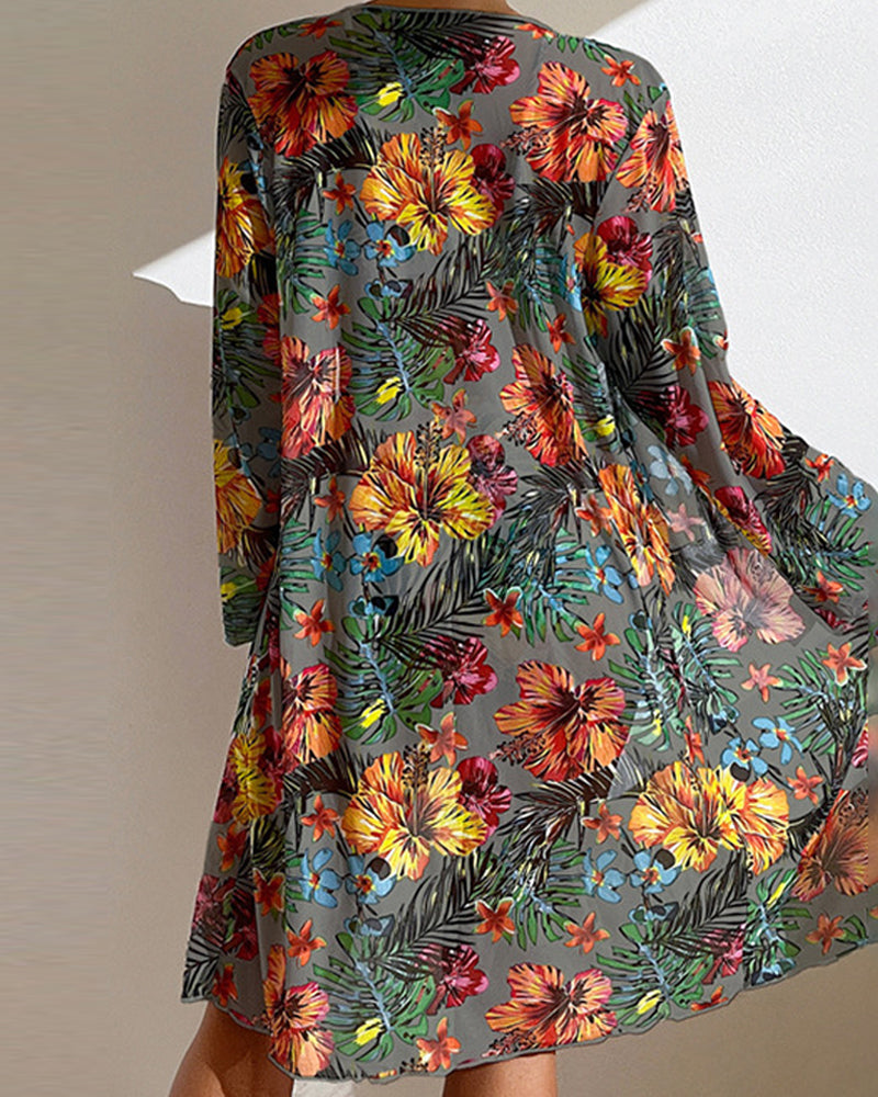 Bikini con falda floral multicolor y kimono estampado a juego
