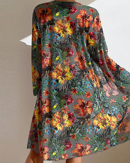 Bikini con falda floral multicolor y kimono estampado a juego