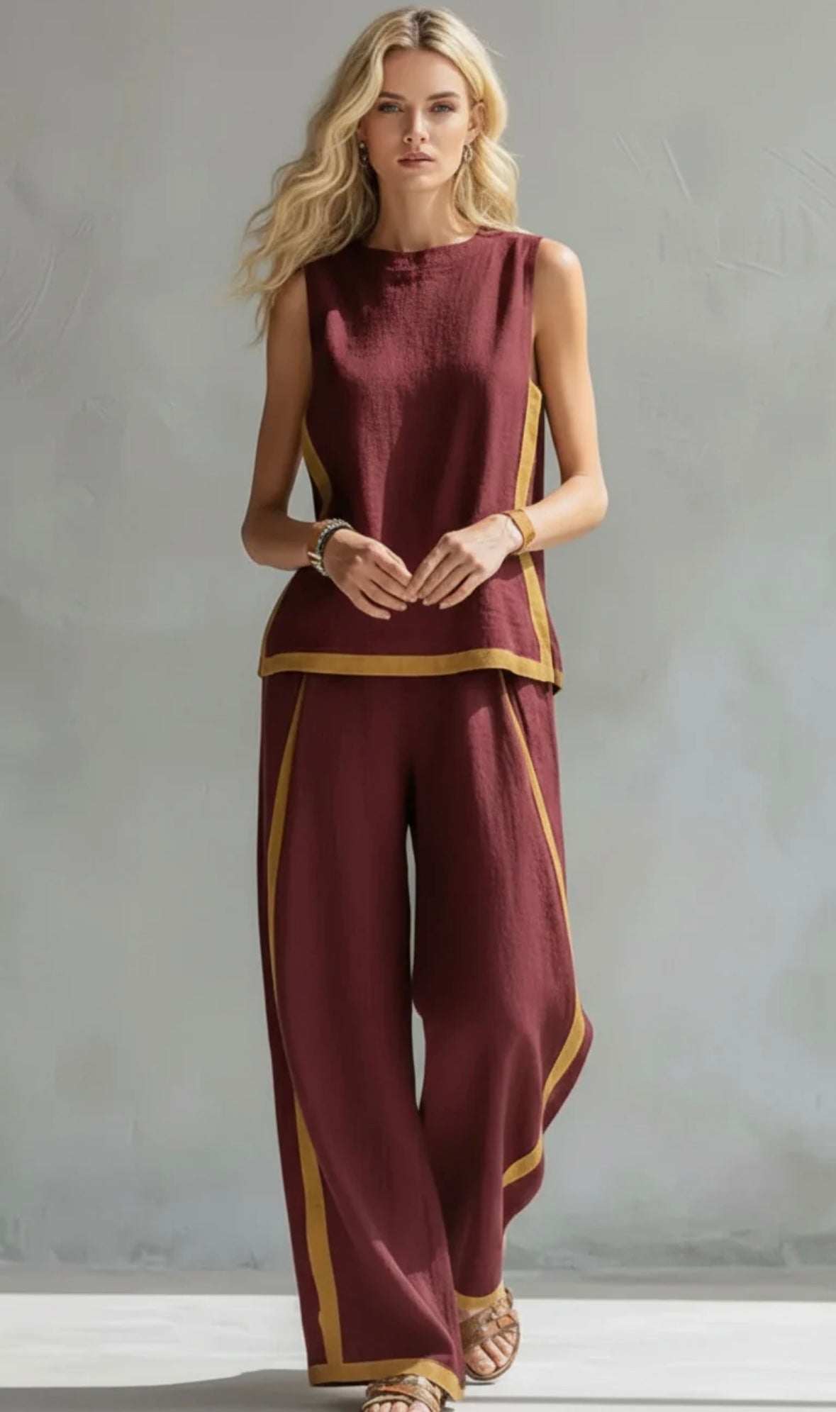 Conjunto de algodón y lino burdeos sin mangas con pantalón ancho y ribete amarillo