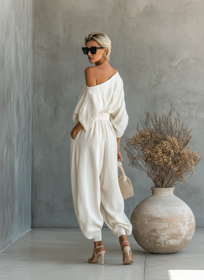 Conjunto de lino blanco roto: conjunto off-shoulder con pantalón amplio y cinturón