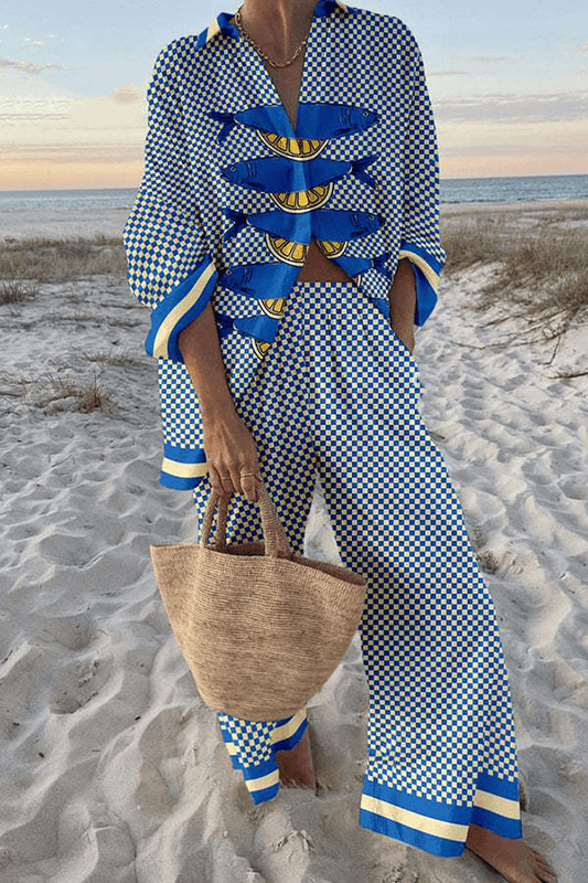 Conjunto Mare con blusa y pantalón largo a cuadros azul y blanco, ribete amarillo