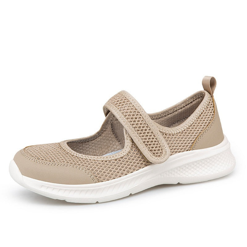 Zapatilla Nicole beige con cierre de velcro y suela ligera