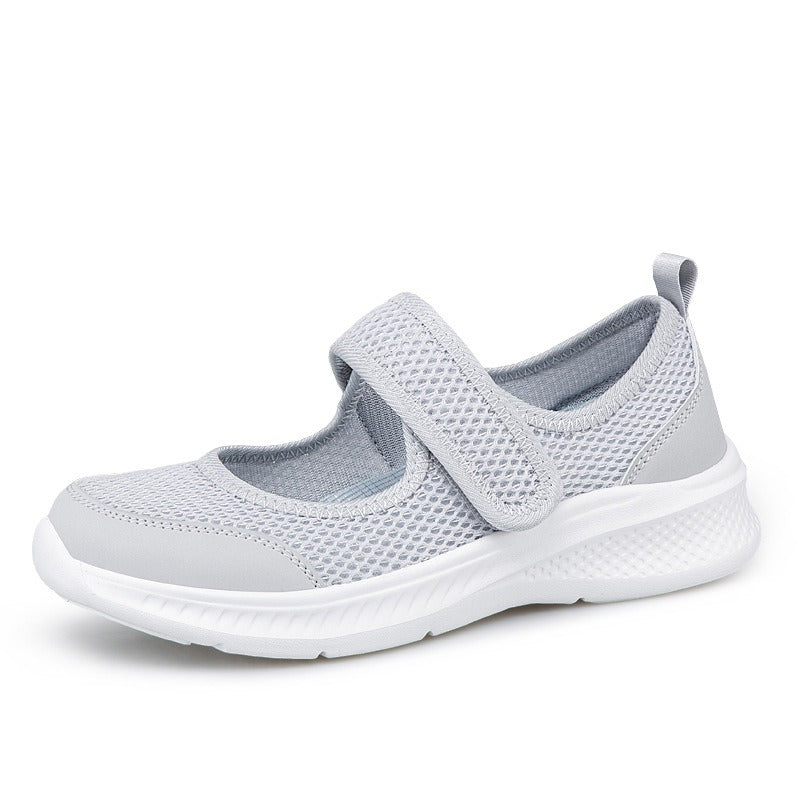 Zapatilla Nicole blanca con cierre de velcro y suela acolchada