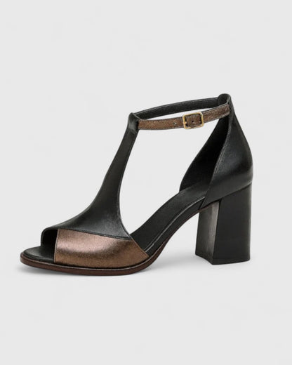 Zapatos de tacón negros de tiras con pulsera ajustable y tacón cuadrado