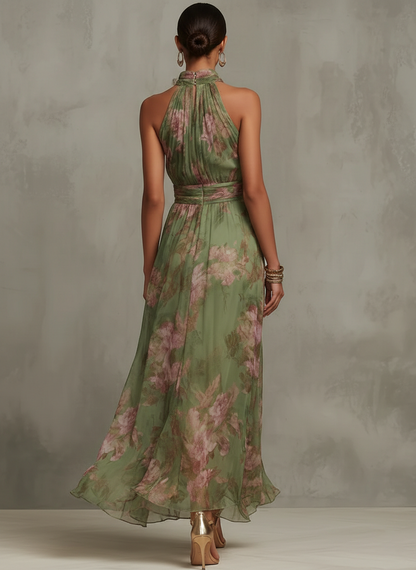 Vestido largo verde floral con cuello halter alto y espalda descubierta