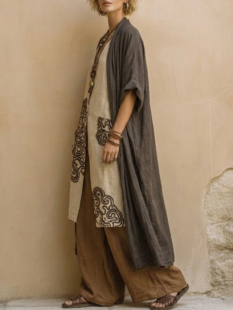 Conjunto bohemio con túnica gris oscuro y pantalón marrón, con bordado negro