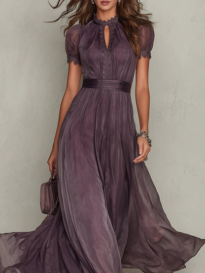 Vestido largo morado con escote en forma de llave, mangas tipo globo y cintura fruncida
