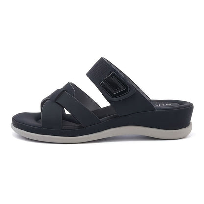 Sandalias Iris azul marino con hebilla en la correa y suela acolchada