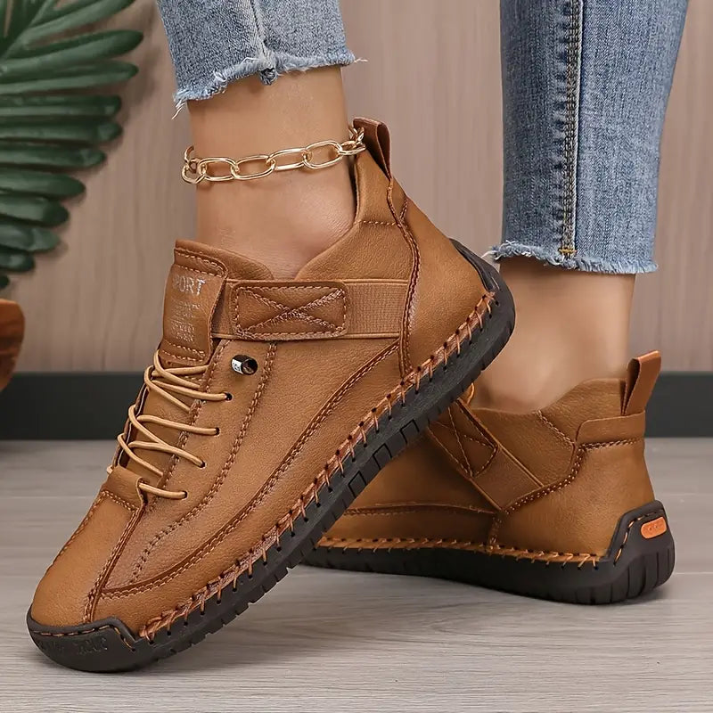 Zapatillas ortopédicas marrón con cordones, velcro y suela antideslizante