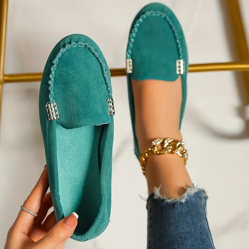 Bailarinas tipo mocasín Kaia de ante verde esmeralda, con hebillas metálicas en la parte superior