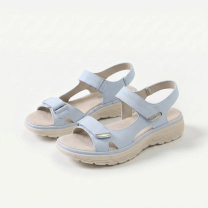 Sandalias ortopédicas antideslizantes azules claras con doble tira y suela ondulada