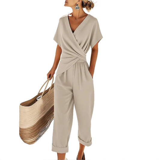 Conjunto de dos piezas beige claro: blusa cruzada con drapeado y pantalón capri