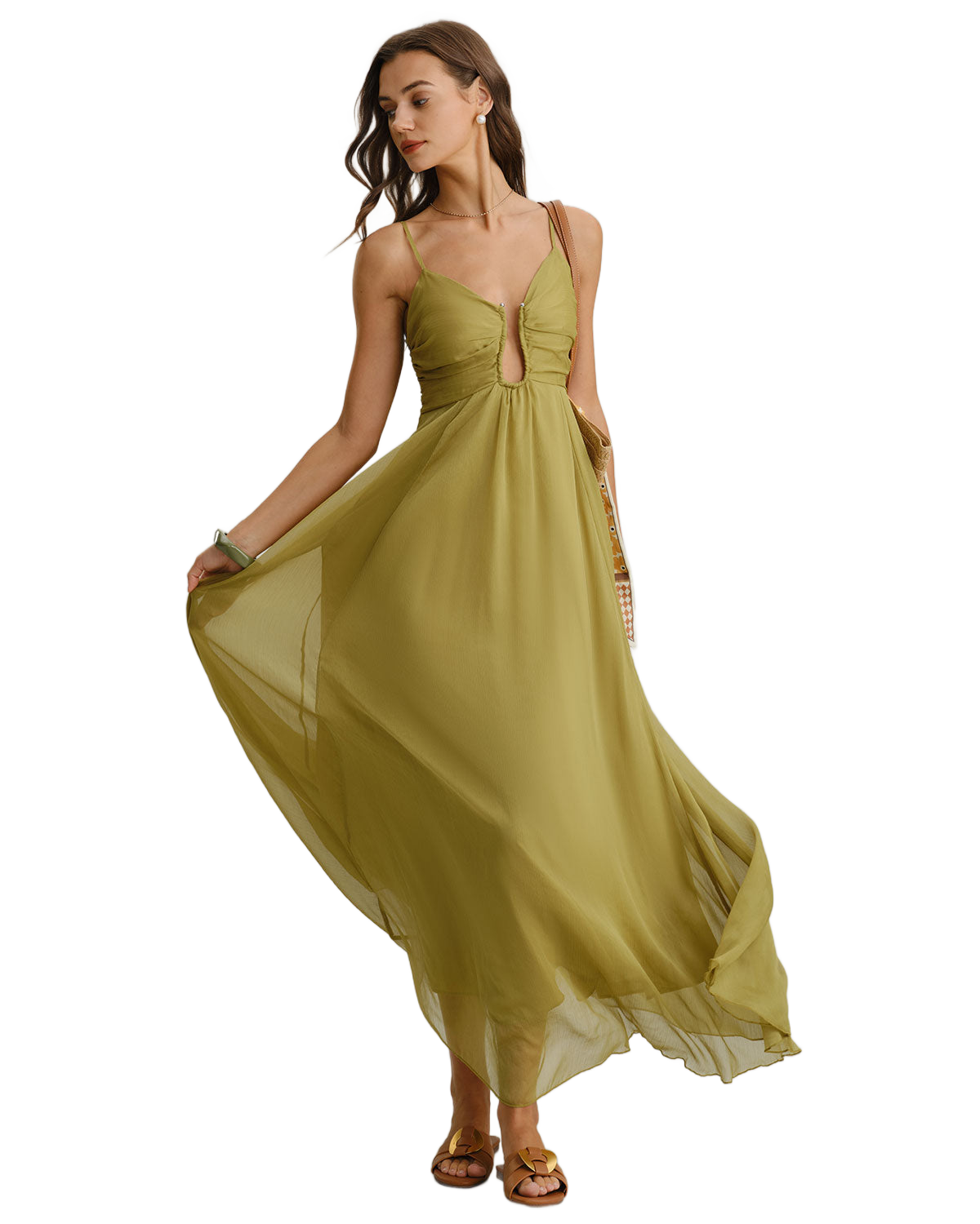 Vestido largo verde con tirantes finos, escote fruncido y falda amplia