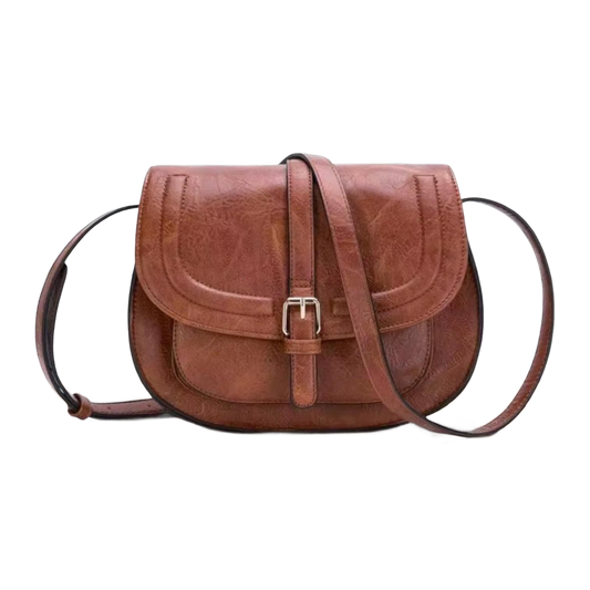 Bolso de hombro clásico de cuero marrón con solapa y correa cruzada ajustable.