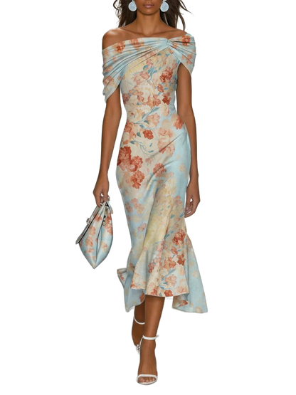 Vestido sirena sin mangas con escote drapeado off-shoulder y flores coral sobre azul claro