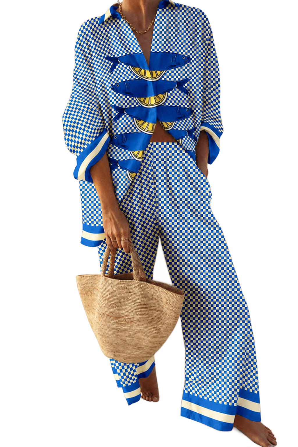 Conjunto Mare con blusa a cuadros azul y blanco y pantalón acampanado, ribete amarillo y azul