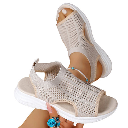 Sandalias ortopédicas cómodas beige con tejido calado y suela blanca